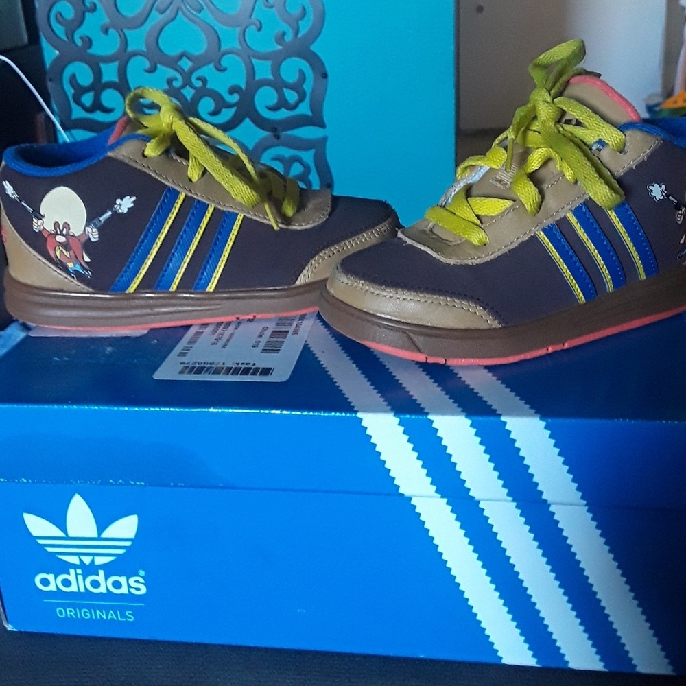 Toddler sneakers